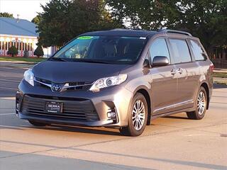 2018 Toyota Sienna for sale in Savoy IL