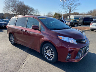 2018 Toyota Sienna for sale in Janesville WI