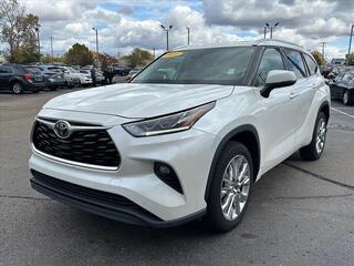 2021 Toyota Highlander for sale in Lansing MI