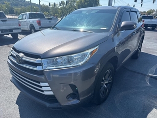 2019 Toyota Highlander for sale in Clinton TN
