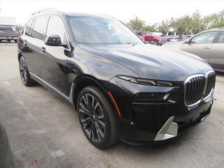 2023 BMW X7