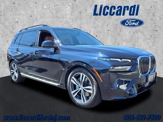 2023 BMW X7