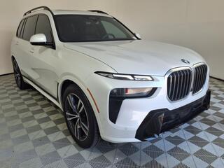 2023 BMW X7
