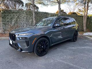2023 BMW X7