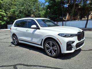 2022 BMW X7