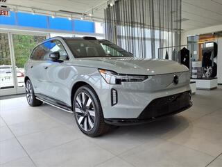 2025 Volvo EX90