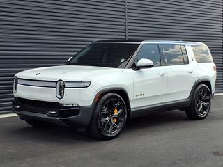 2023 Rivian R1S