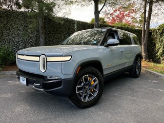 2023 Rivian R1S