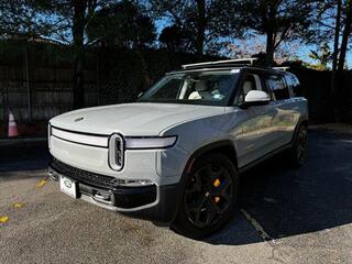 2023 Rivian R1S