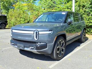 2024 Rivian R1S
