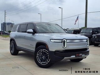 2025 Rivian R1S