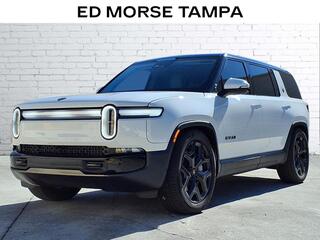 2025 Rivian R1S