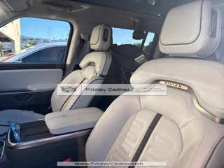 2025 Rivian R1S