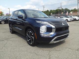 2023 Mitsubishi Outlander for sale in Newark NJ