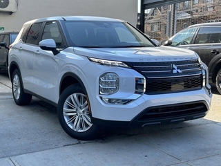 2024 Mitsubishi Outlander