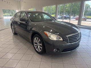 2012 Infiniti M37