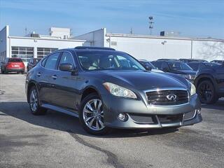 2012 Infiniti M37