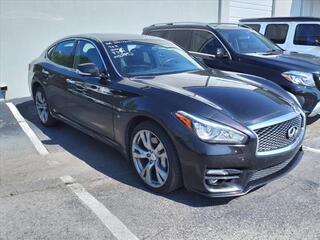 2015 Infiniti Q70