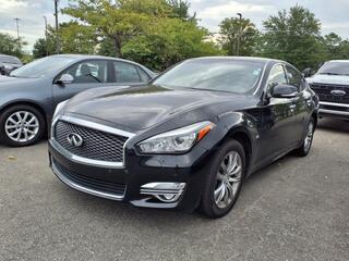 2019 Infiniti Q70