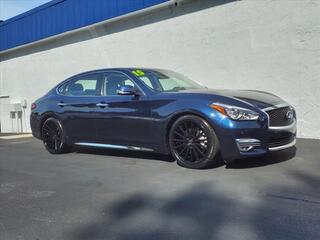 2015 Infiniti Q70L