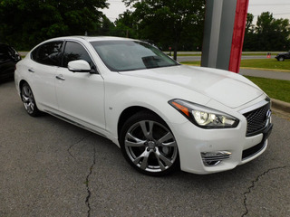 2015 Infiniti Q70L