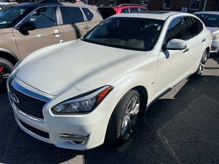 2018 Infiniti Q70L