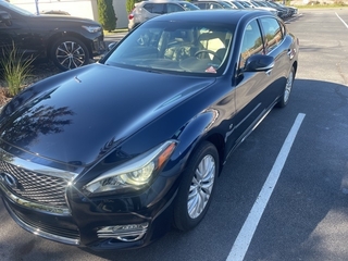 2015 Infiniti Q70L