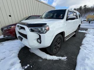 2017 Toyota 4Runner for sale in Mount Hope WV