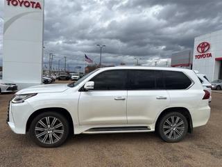 2017 Lexus LX 570