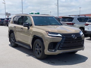 2025 Lexus LX 700h