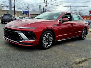 2025 Hyundai Sonata Hybrid