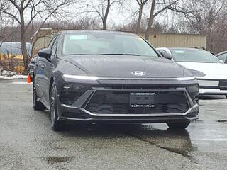 2025 Hyundai Sonata Hybrid