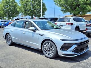 2025 Hyundai Sonata Hybrid