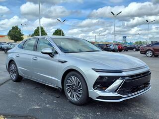 2025 Hyundai Sonata Hybrid