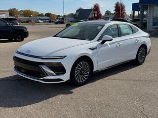 2025 Hyundai Sonata Hybrid for sale in Janesville WI