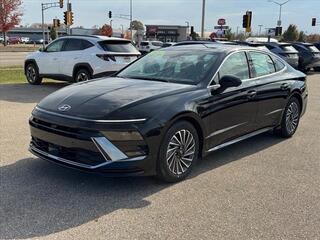 2025 Hyundai Sonata Hybrid