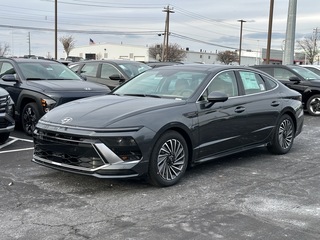 2025 Hyundai Sonata Hybrid