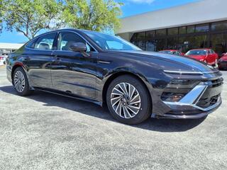 2025 Hyundai Sonata Hybrid