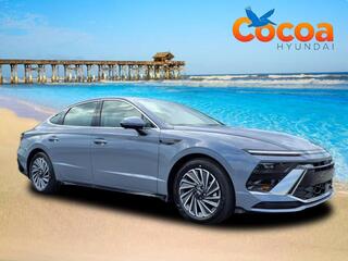 2025 Hyundai Sonata Hybrid