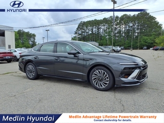 2025 Hyundai Sonata Hybrid