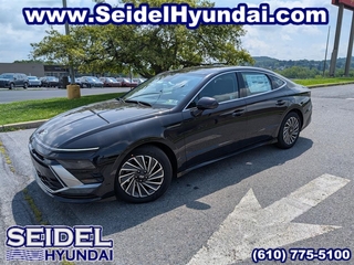 2025 Hyundai Sonata Hybrid