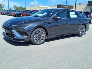 2025 Hyundai Sonata Hybrid