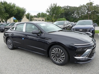 2025 Hyundai Sonata Hybrid