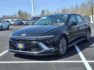 2025 Hyundai Sonata Hybrid for sale in Westbrook ME