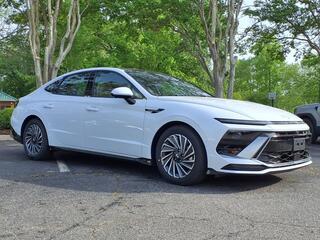 2025 Hyundai Sonata Hybrid