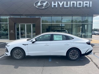 2025 Hyundai Sonata Hybrid