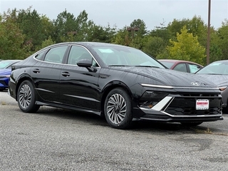 2025 Hyundai Sonata Hybrid