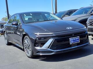 2025 Hyundai Sonata Hybrid