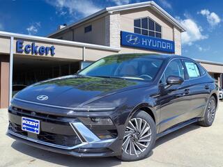 2025 Hyundai Sonata Hybrid