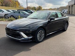 2025 Hyundai Sonata Hybrid for sale in Janesville WI